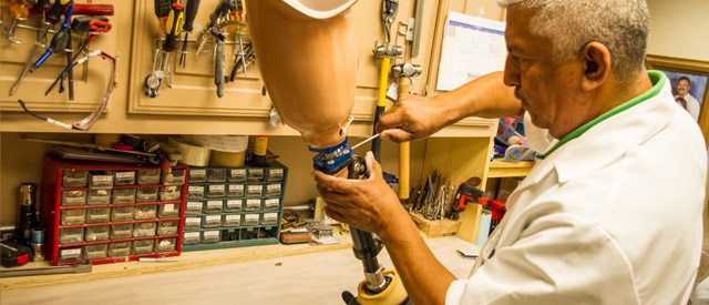 We create a range of precise, custom-fabricated upper and lower extremity orthoses.